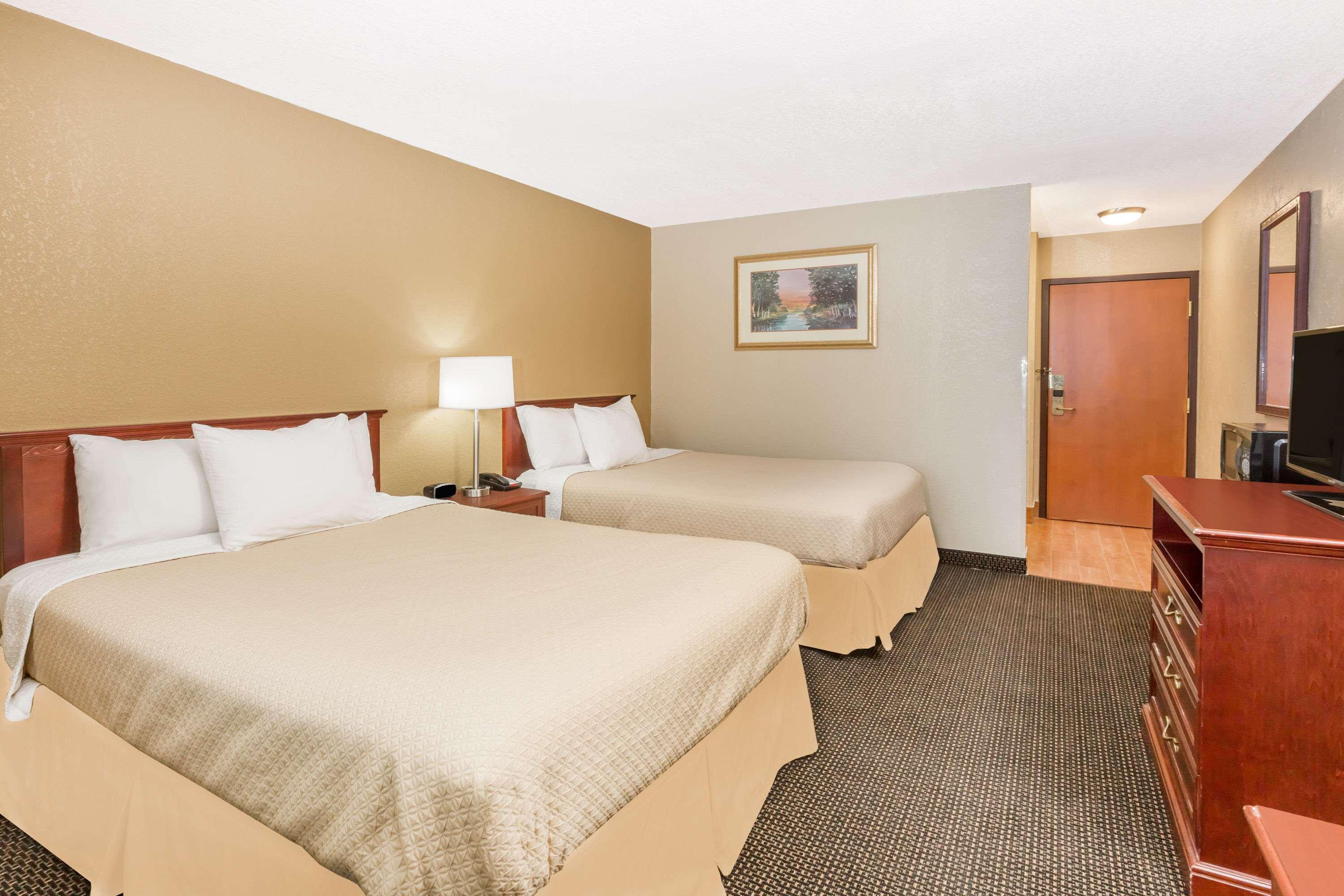 Days Inn By Wyndham West Des Moines Dış mekan fotoğraf